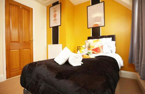 Modern 5-Bed Home, Guests 9, Secure Parking, Contractors - Foto 27