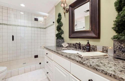 Shoreline Serenity-Direct Lake Access - Foto 30