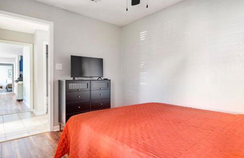 4 Bed 2 Bath, Dog Friendly, Pool, Walk to Stadium - Foto 12