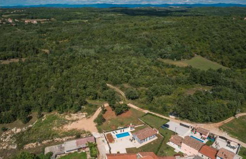 Awesome Home In Malisi With Kitchen - Photo 3