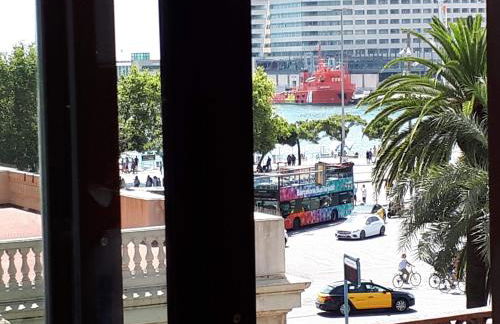 Beautiful Apartment on Las Ramblas with Port views - Photo 3