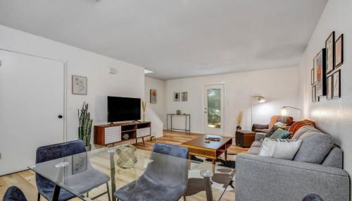 Ideal Midterm Getaway with Cozy Comfort - Foto 4