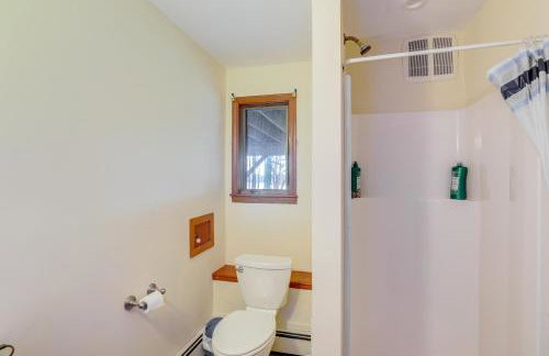 Peek-a-Boo Lake Views and Yard Windham Home - Foto 24