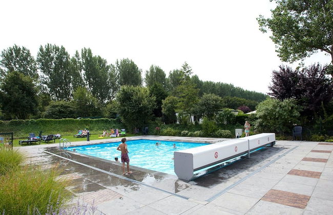 Modern Chalet With a Fireplace in a Holiday Park - Foto 1