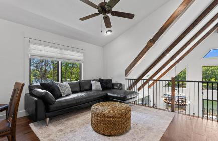 Blue Heron & Gray Fox by Avantstay 2 Lakefront Homes, Sleeps 44 Pool, Dock, Theater - Foto 32