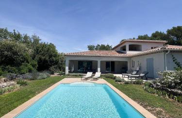 villa La Néoulaise - Foto 1