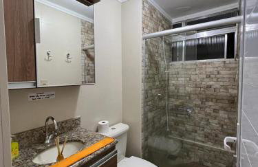 Apartamento Aconchego Frente Mar - Vila Guilhermina Praia Grande SP - Cozinha Completa - Climatizador de Ar - TV a Cabo - Wi-Fi - Photo 4