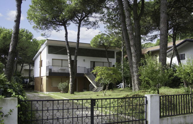 3 bedroom Apartment in Lignano Sabbiadoro with garden and terrace - Photo 2