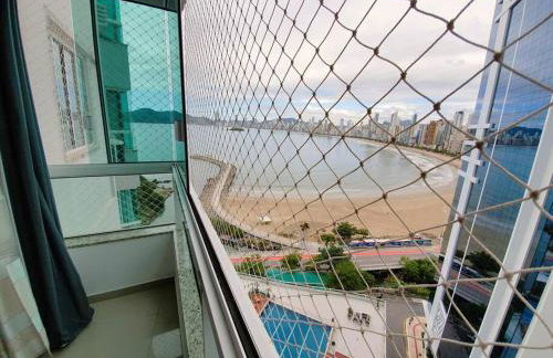 Piscina a beira-mar, tranquilidade e qualidade no melhor de BC - Foto 29