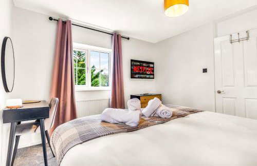 Wheatley House - Great Location - Free Parking, Self-Check-In, Fast Wifi and Smart TVs by Yoko Property - Foto 5