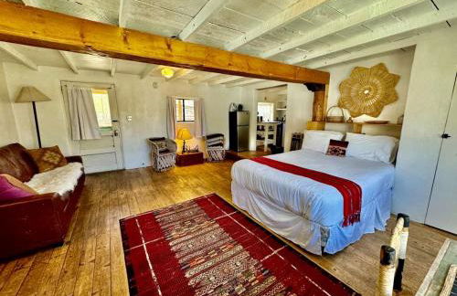 Studio Cabin Suite on Organic Farm Stay near Taos, New Mexico - Foto 6