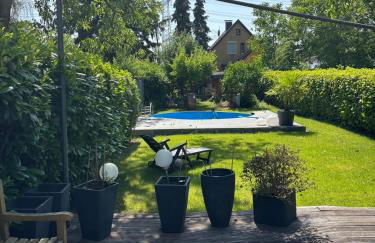 Comfort in Hürth with pool and fireplace - Foto 1