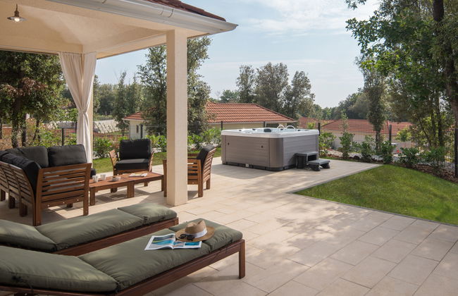 Luxury Bay Villa with private hot tub - Foto 14