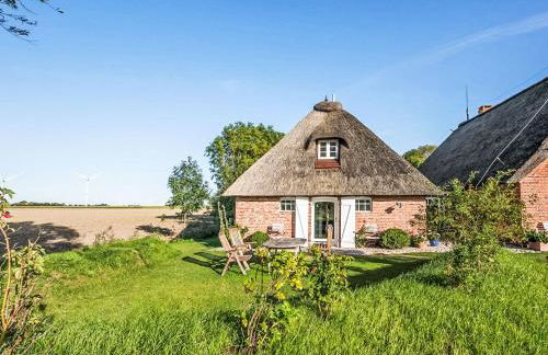 Holiday Home Kleine Reetdachkate by Interhome - Photo 1