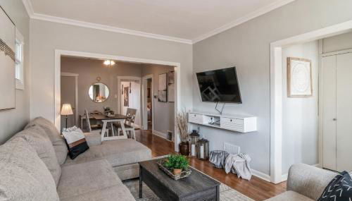 Pearly Gates l 3 Bed l Sleeps 5 l w 2-Car Garage - Photo 3