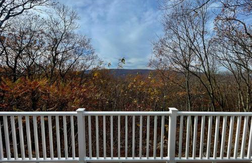 Cozy 3BR Home - Hudson Valley views near Woodbury Commons - Foto 3
