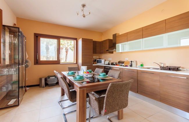 Harbour Views Gozitan Villa + Shared Pool - Foto 9