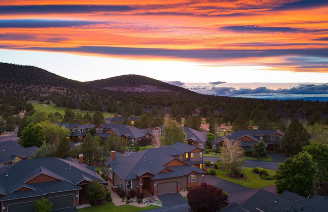 Forest Ridge Loop by Avantstay Hot Tub Private Community Amenities - Photo 42