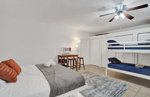 Central Stunning Villa with Heated Pool Cabana - Foto 28