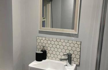 Cosy Apartment Above Village Pub - Photo 5