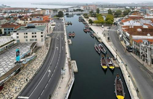 O CANTINHO DA RIA - JACUZZI with water at 35 degrees and POOL - Foto 51