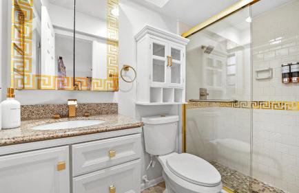 Sunny 3BR Oasis with Water View and Beach Gear Near Siesta - Foto 21