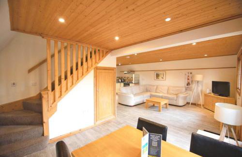 Lazy Bear Lodge with Hot Tub - Finlake Resort and Spa in Devon - Foto 8