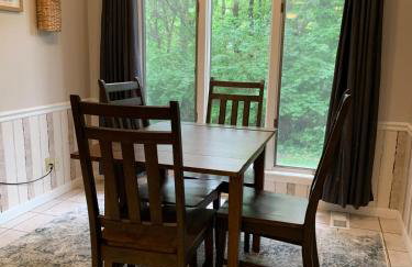 Walk to K-State, Sleeps 12, Pool Table, Hot Tub - Foto 52