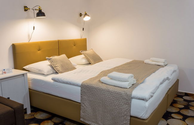 Grand Jules Boat Hotel Budapest - Photo 17