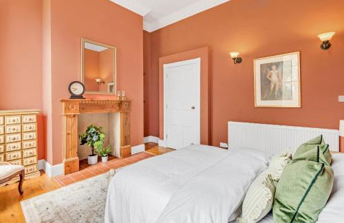 Beccles Georgian Mansion l 9 Bedrooms, Hot Tub & Parkland - Foto 35