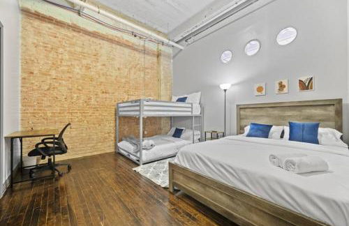 Stunning Downtown Apartment with Pool, Laundry, Parking - Foto 6