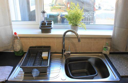 St James House - Charming 3 bed, 2 bathrooms, driveway parking, close to town centre - Photo 29