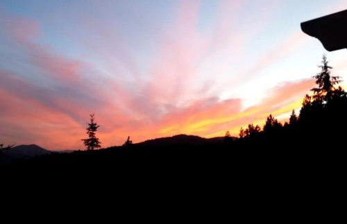 Rustic Mountain Retreat Perfect for Large Groups in Kingston, Idaho - Foto 33