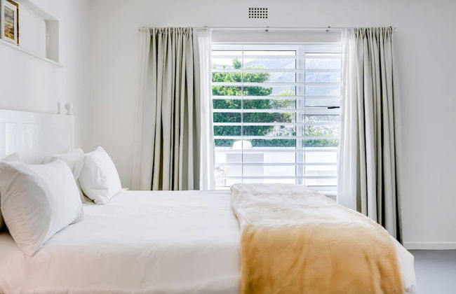 Unwind in Coastal Charm at Villa Santorini - Photo 41