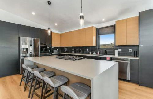 New Ultra-Modern Home Overlooking the Lake - Foto 22