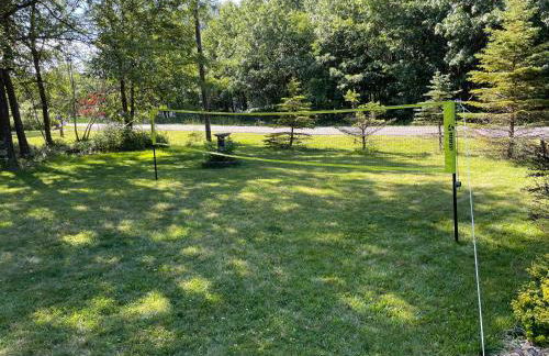 Spacious Pocono Home with Hot Tub and Fire Pit - Foto 54