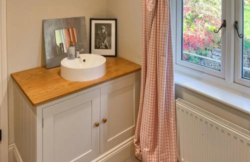 St Anthonys - Photo 15