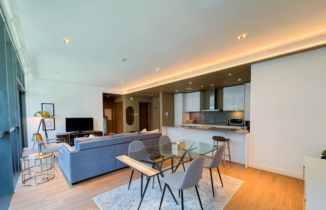 Aya - Sophisticated 1BR Apartment in CityWalk with Views - Photo 25