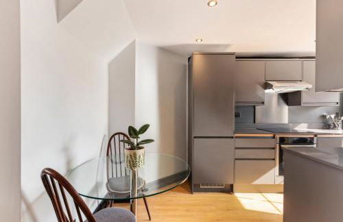 Designer 1 bed Loft Apartment, SW16 - Foto 4