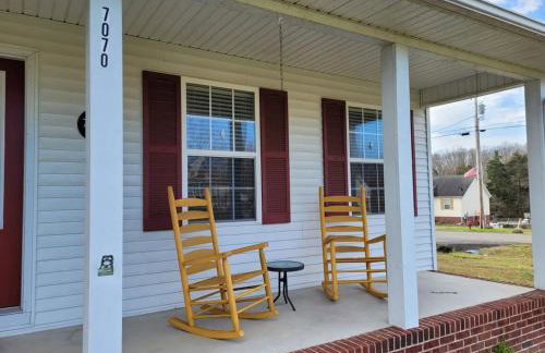 Fenced backyard! 6 miles to Cookeville Boat Dock! - Foto 6