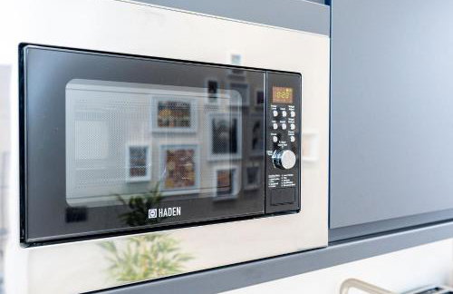 Long Stay Offers, Modern Amenities, Fully Equipped, All Bills Included, Perfect Location, King Size Bed, Fast Wifi - Foto 24