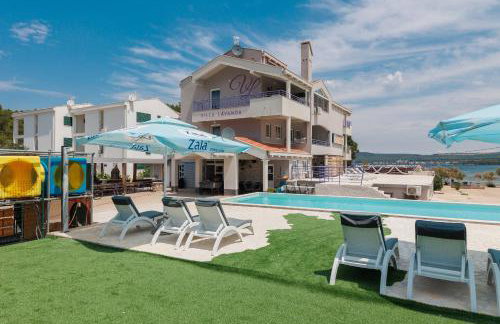 Villa Lavanda - family friendly, beachfront - Photo 10