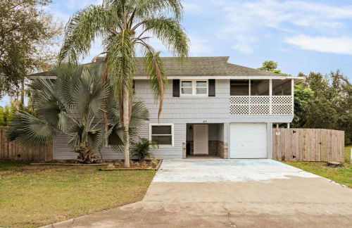 Spacious Retreat Fenced Yard Screened Deck - Photo 41