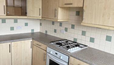 Modern 2 Bedroom Maisonette - Photo 2