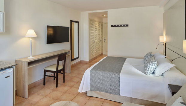 Grupotel Club Menorca - Photo 5, Room