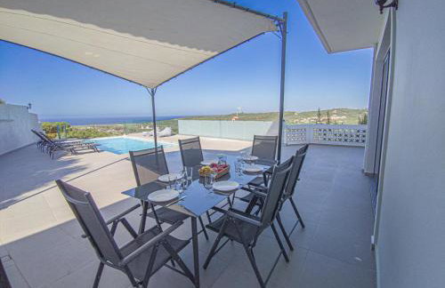 Modern villa with infinity pool close to the sea - Foto 9