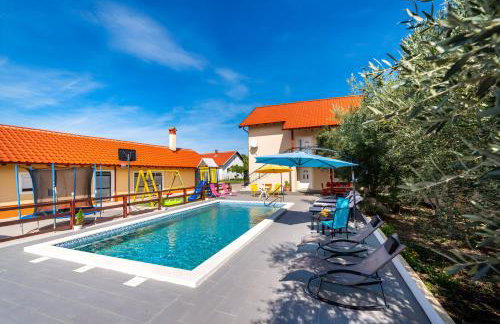 Spacious Holiday Home Joy with pool and playground, Suhovare - Foto 27