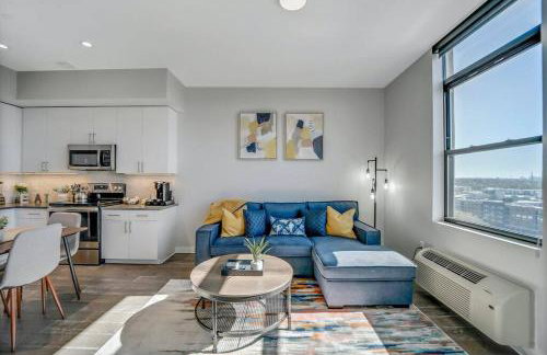 Stylish 1br Unit. Parking. Easy Ride to NYC - Photo 2