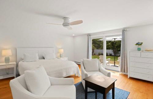 3 Bicycles Provided! Cape Cod Cottage with Deck - Foto 21