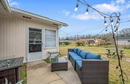 Spacious Backyard • Alfresco Dining • Pet Friendly - Foto 1